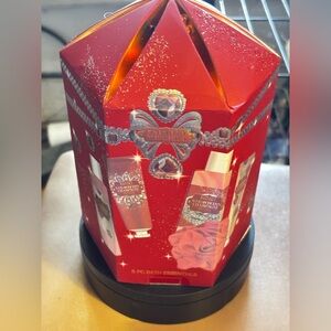 Badgley Mischka Strawberry Champagne Bath Set